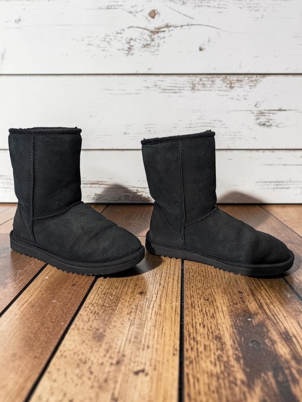 UGG Australia Classic Short 5825 Black Sheepskin Boots Women’s 5